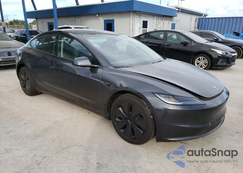 2025 Tesla Model 3 from USA, damaged, VIN 5YJ3E1EA9SF972013